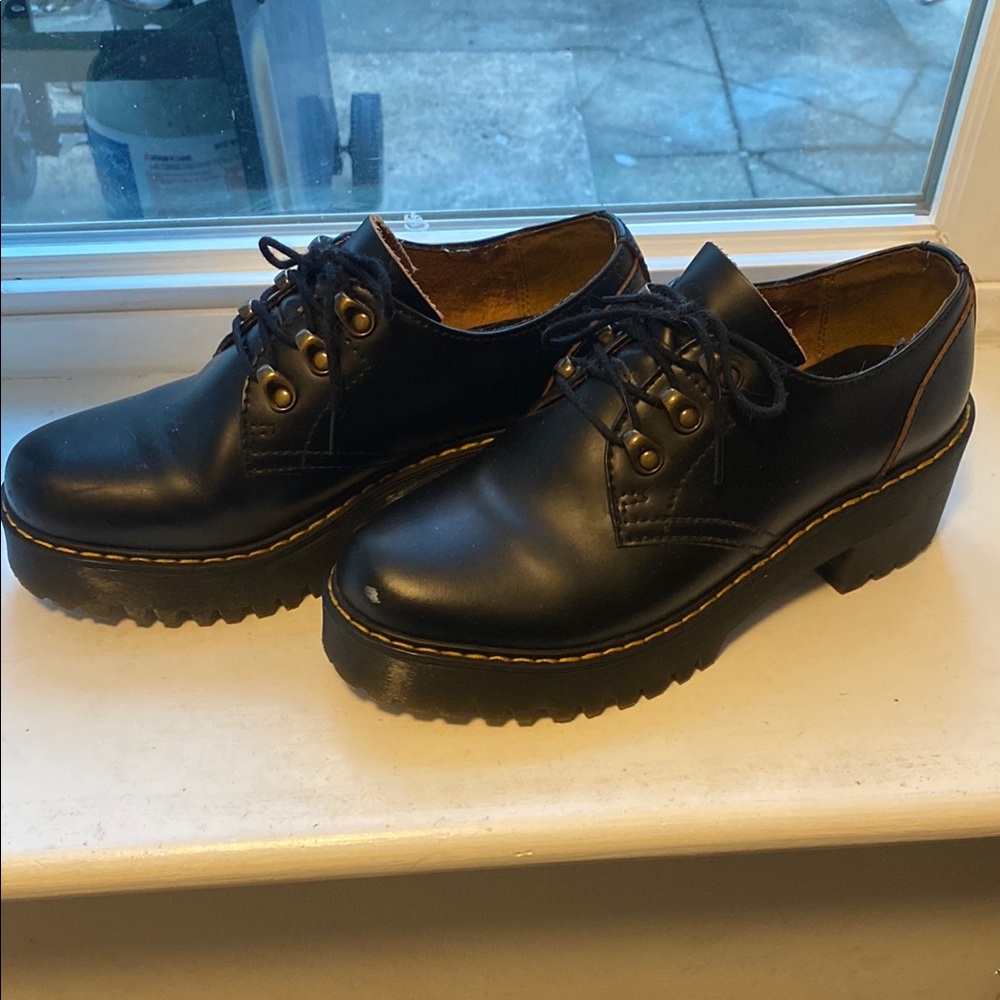 LEONA LO VINTAGE SMOOTH LEATHER HEELED SHOES